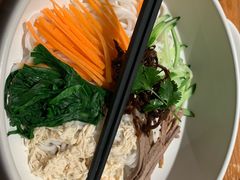 鸡丝凉米线-云海肴·汽锅鸡·云南菜(美罗城店)