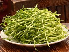 豌豆苗-正能量脆肉鲩火锅