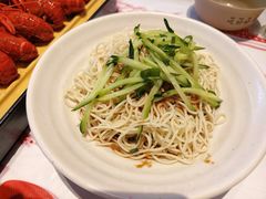 -肥肥虾庄·金牌油焖大虾(汉街SKP店)