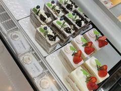 -花花卷卷·鲜食蛋糕(静安久光百货店)
