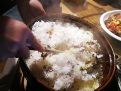 铜锅洋芋饭-帅巴人舅母子腊蹄民俗村