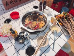 -鼎伙伙火锅串串·10年品牌传承(白象居总店)