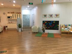 -乐融婴幼儿成长中心(四季青校区)