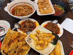 -爆炸头阿姨小四川正宗川味小吃(无任何分店)