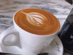 提拉米苏配卡布基诺-at cafe 意大利餐厅(集美店)