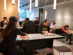 大堂-麦当劳(徐汇漕溪北路百脑汇店)