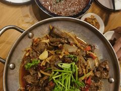 -帅巴人舅母子腊蹄民俗村