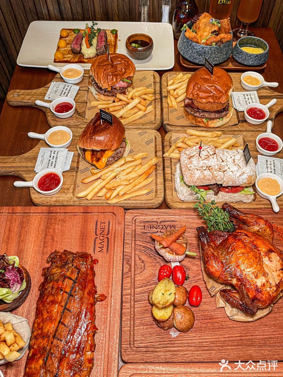 重庆探店| 新晋美式西餐厅奥特曼芝士汉堡🍔