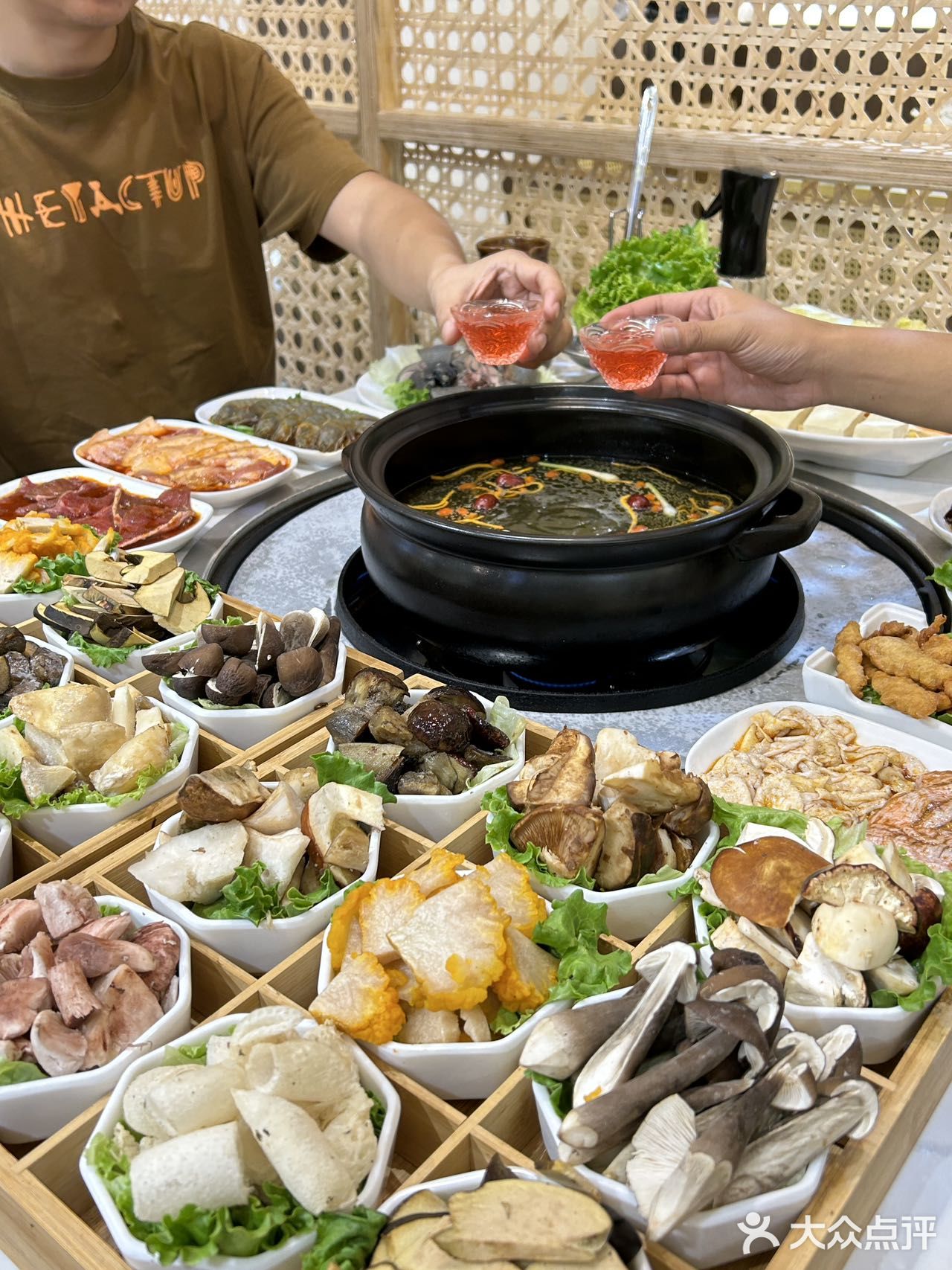 艾特你的饭搭子请你吃 好吃上瘾的火锅店推荐