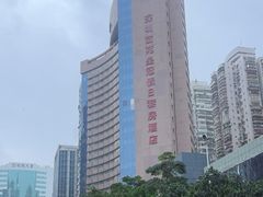 -深圳富苑皇冠假日套房酒店
