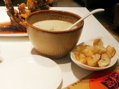 老济南甜沫-闫府私房菜·百年鲁菜(恒隆店)
