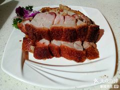 脆皮烧肉-香港新发烧腊茶餐厅(书城店)
