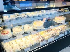 -红宝石·鲜奶小方·海派西点房(南丹店)