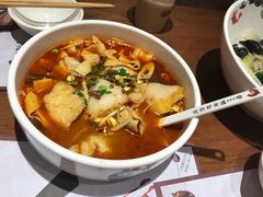 -渝是乎酸菜鱼(龙旗购物中心店)
