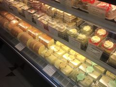 -红宝石·鲜奶小方·海派西点房(金杨店)