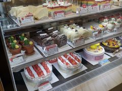 面包甜点陈列柜-85度C(生甜甜圈研究工坊·上海平凉店)