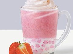 樱花莓莓酸奶-瑞幸咖啡(勤诚达大厦店)