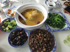 -七的湖·晚芳亭·阳澄湖农家菜·大闸蟹(莲花岛店)