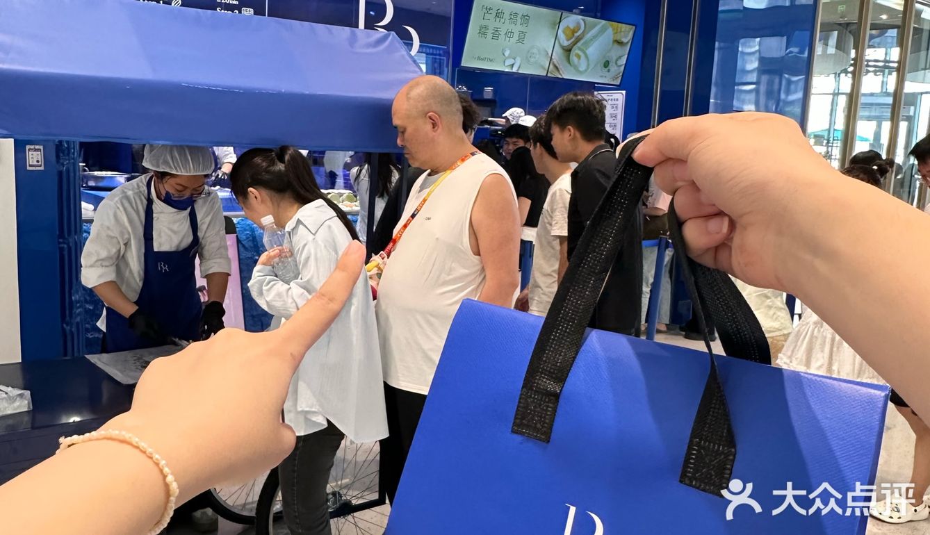 南昌新开的！！大悦城！！劳斯莱斯瑞士卷！！！