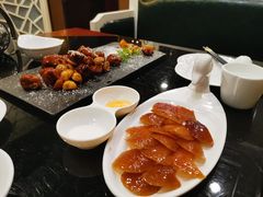 精品烤鸭-皇城根·鲁菜济南菜·吊炉烤鸭·炒鸡鱼头(济南旗舰店)
