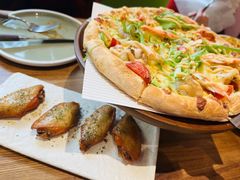 -Dragon Pizza•圆脸龙披萨·牛排餐厅