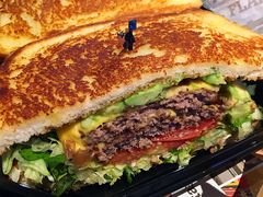 -The Habit Burger Grill 哈比特汉堡(复兴soho店)