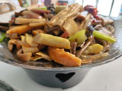-天天向上素食餐厅(五台山店)