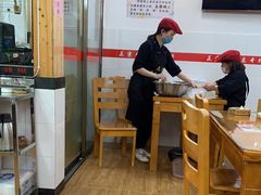 大堂-正宗普宁豆干坊·洪记砂锅粥(红领巾路店)