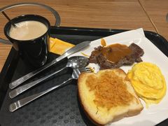 薄牛扒配炒滑蛋加肉松多士-大家乐(广州番禺祈福店)