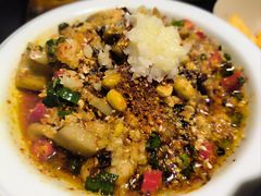 -老牌坊云南鱼豆花火锅(爱建店)