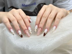 -芊屿芊浔美甲