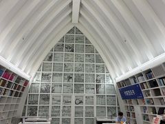 -钟书阁(松江泰晤士小镇店)