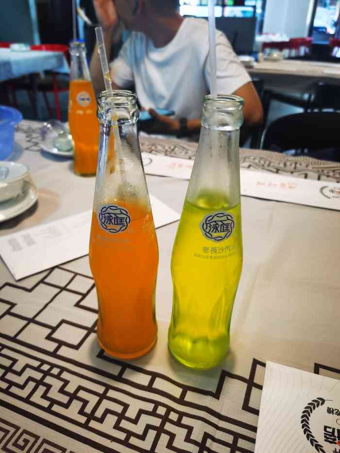 蟹面也还挺好吃的.店里有1块钱一瓶的老长沙汽水很值得推荐的.