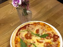 芝士萨拉米披萨-W CAFE(甜爱路店)