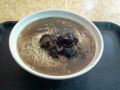 焖肉双菇面-老陆稿荐(西中市店)