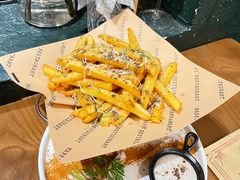 -Mark&Mars Restaurant