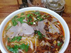 -遵义虾子张六羊肉粉(普陀路店)