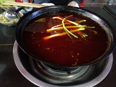 红汤锅底-石灰市毛记烧鸡公(解放碑店)