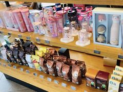 零售区-星巴克(常德友阿国际广场店)