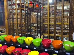 自助调料区-果松木炭酸菜铜火锅·外婆参鸡汤