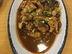 红烧鱼尾-万景饭店·鱼街农家菜