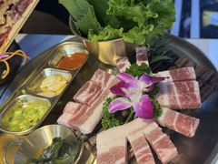 -青瓦餐厅·生鱼片·韩园烤肉(西塔店)