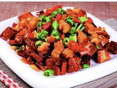辣子鸡-银峰农庄·特色烧鸡·鲜无花果浸鸡
