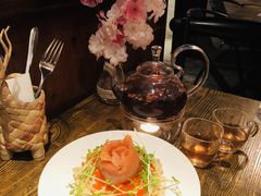 -layback cafe & bar