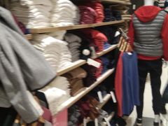 -优衣库(上海金桥国际商业广场店)