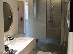 -曼谷一号酒店(深圳龙华大浪商业中心店)