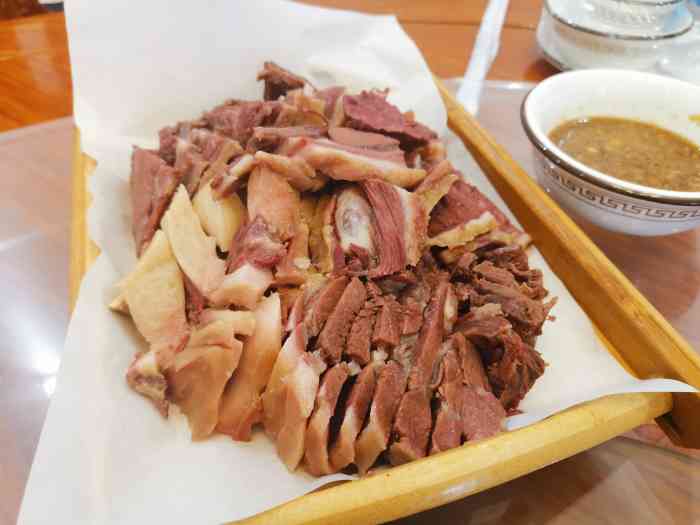 老魏家驴肉大饼(时光街店)-"这个饭店应该是新开不久,名声不响.