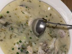 -严记小天府酸菜鱼(西四路店)