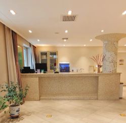 -月之旅·尊 高端月子会所(科馨别墅一店)
