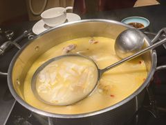 -鲜入唯煮·港式海鲜牛肉火锅(金宝街店)
